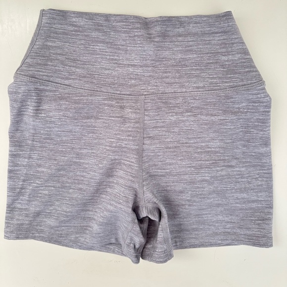 Crop shop Boutique Gray Marl 4” scrunch shorts size SMALL - Picture 2 of 4